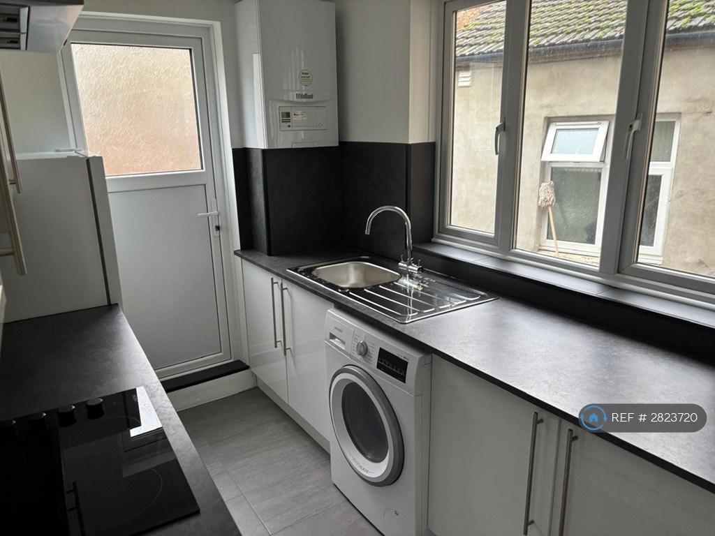 Newly Fitted Kitchen