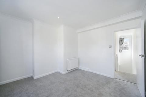 2 bedroom house to rent, New Road, Weybridge, KT13