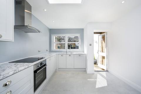 2 bedroom house to rent, New Road, Weybridge, KT13