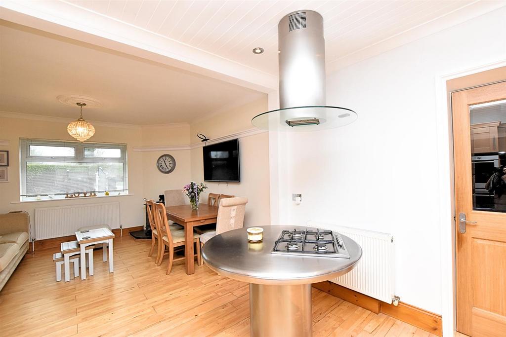 Living dining kitchen