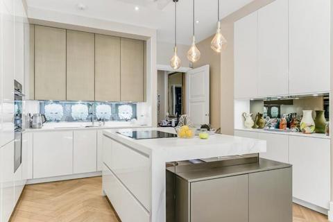 3 bedroom apartment for sale, Langland Gardens, Hampstead, London, NW3