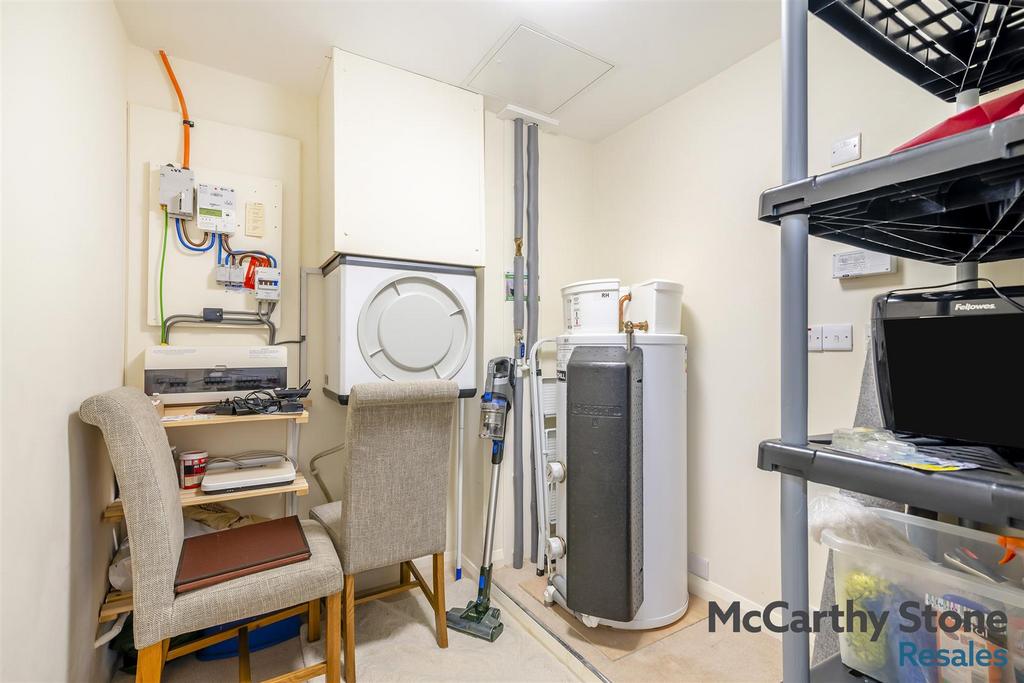 8681485-interior05.jpg