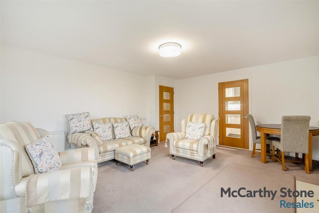 8681485-interior11.jpg