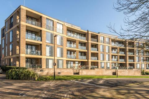 Henry Darlot Drive, Mill Hill