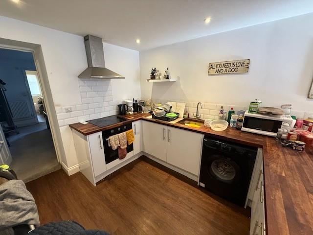 8 Western Road 3.jpg