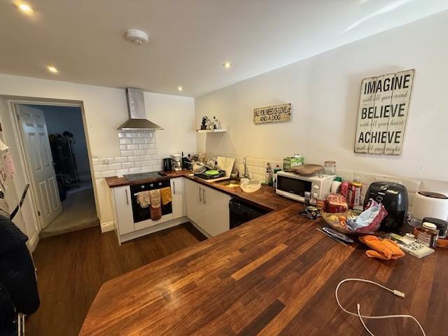 8 Western Road 4.jpg