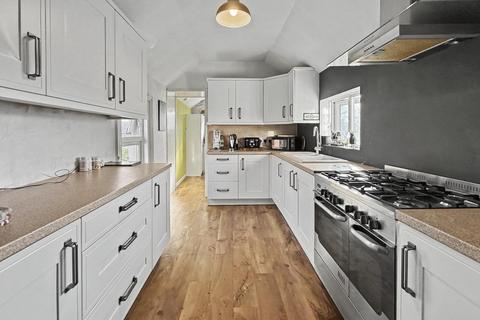 3 bedroom flat for sale, New Borough, Wimborne, BH21 1