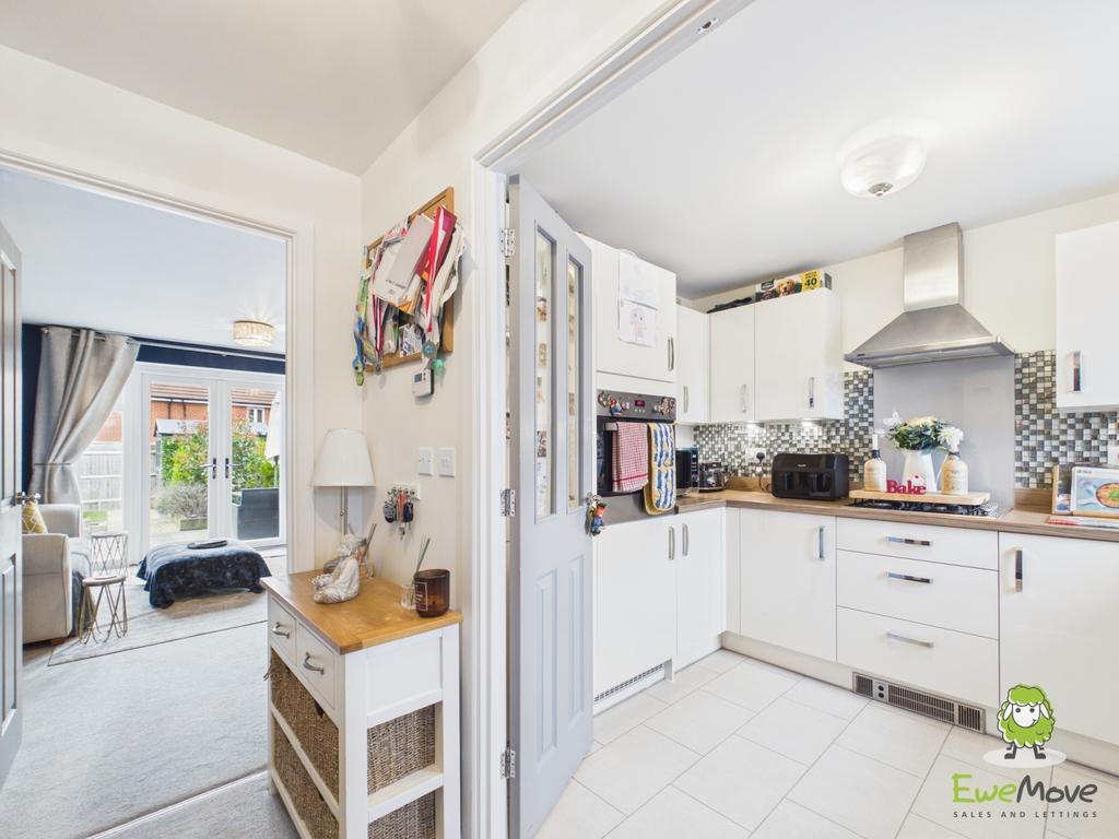 Ewe Move Estate Agents Basingstoke - Bye Crescent
