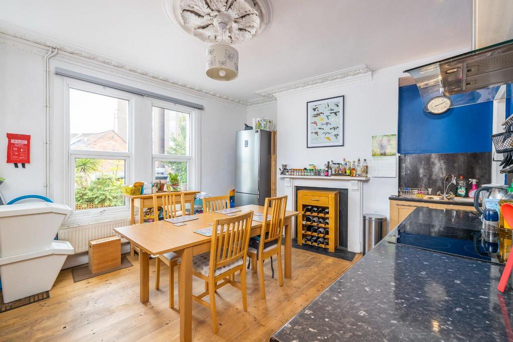21 Dean Lane 4.jpg