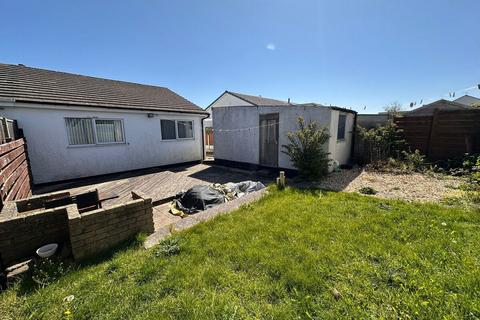 2 bedroom semi-detached bungalow for sale, Lon Gardener, Valley, Anglesey, LL65