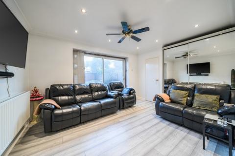 undefined, Kenton Lane, Kenton, HA3 8RY