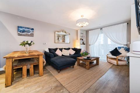 2 bedroom apartment for sale, Capstan Road, Southampton