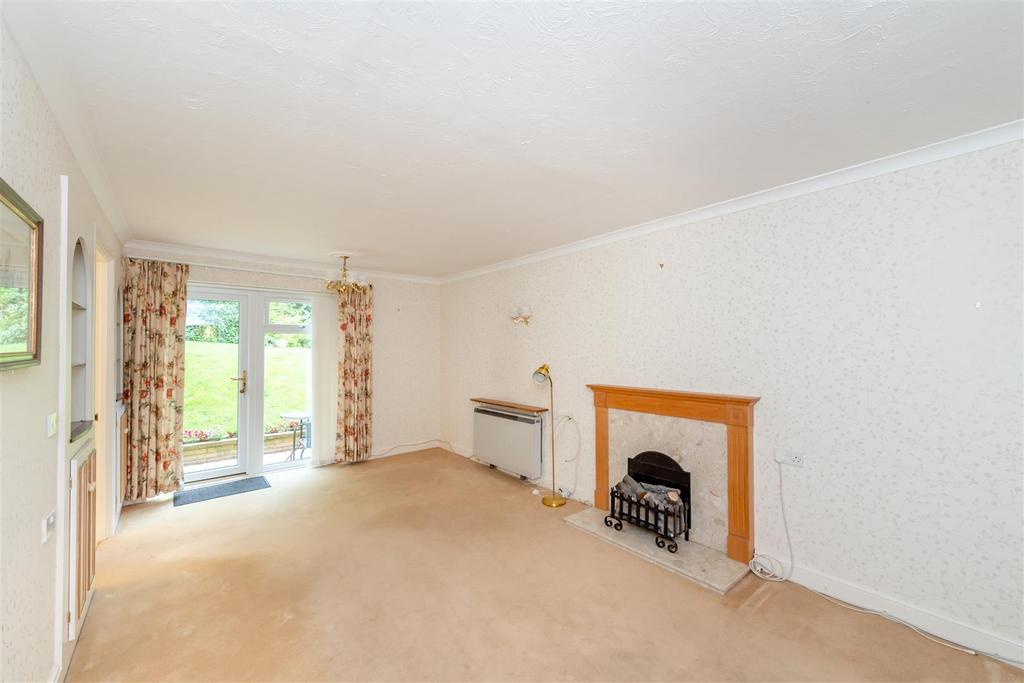 8608649-interior01.jpg