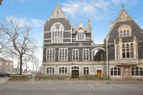 2 bedroom flat for sale, Ladywell, Dover, Kent, CT16