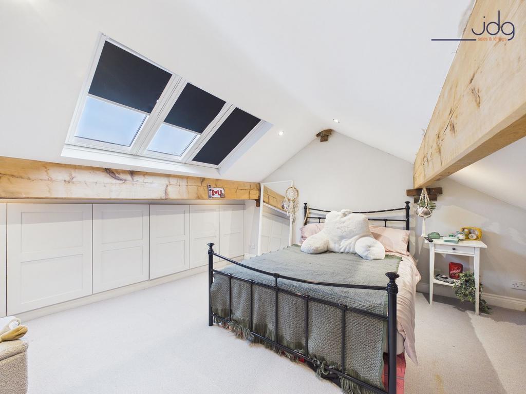 Double Bedroom 3 with built in storage