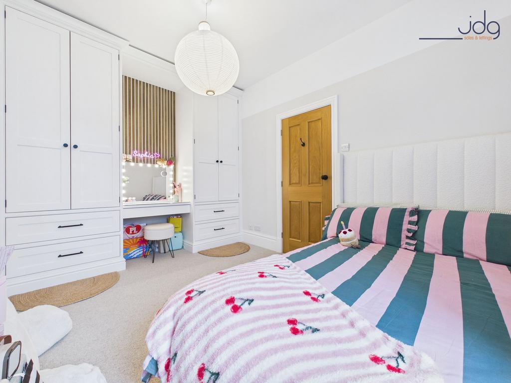 Double Bedroom 2 with built in storage