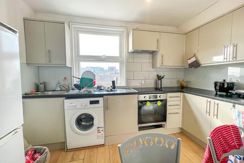 2 bedroom flat to rent, Caledonian Road, Islington, London, N1