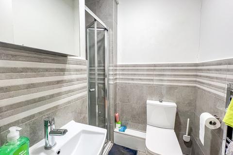 2 bedroom flat to rent, Caledonian Road, Islington, London, N1
