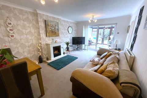 2 bedroom detached bungalow for sale, Higgs Field Crescent, Cradley Heath B64
