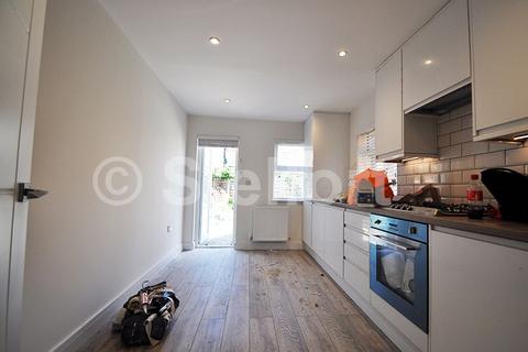 4 bedroom semi-detached house to rent, St. Georges Road, London, E10