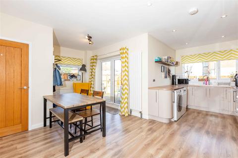 3 bedroom end of terrace house for sale, Ringmer Road, Worthing