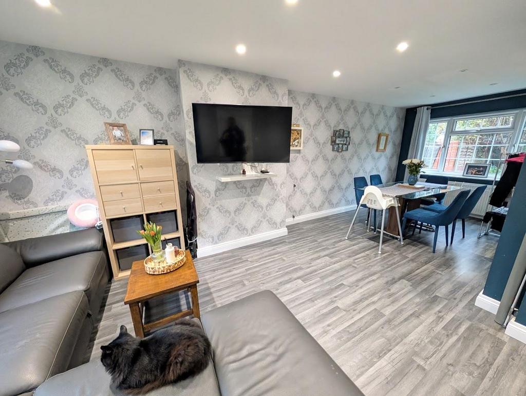 PXL 20251023 155215228.jpg