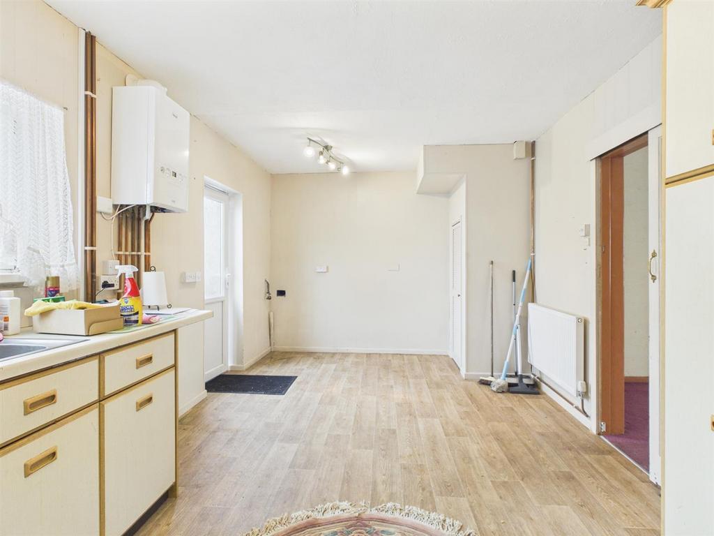 CAM05474 G0-PR0061-STILL005.jpg