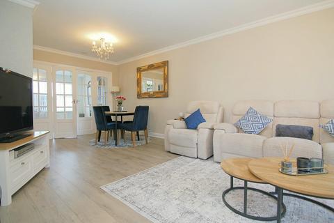 4 bedroom semi-detached house for sale, Meadow Park Crescent, Stanningley, Pudsey