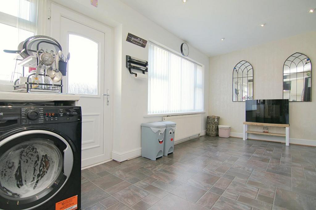 Dining kitchen