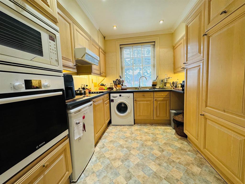 Kitchen:
