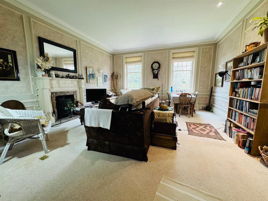 Living room: