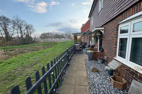3 bedroom end of terrace house for sale, Gatekeeper Hill, Curbridge, Southampton