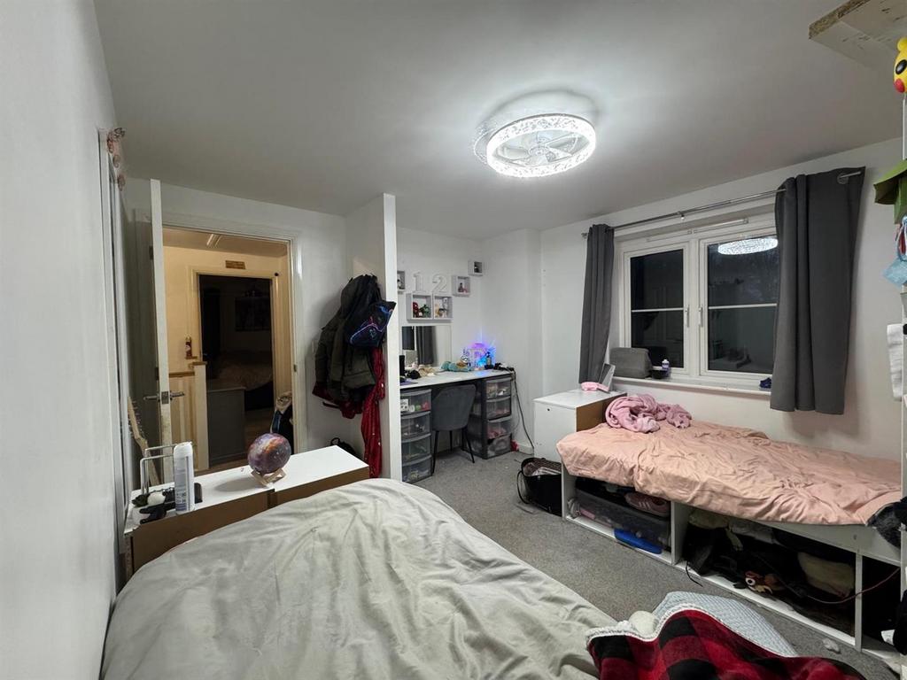 Second bedroom