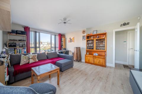 2 bedroom flat for sale, High Street, Walton-on-Thames, Surrey, KT12