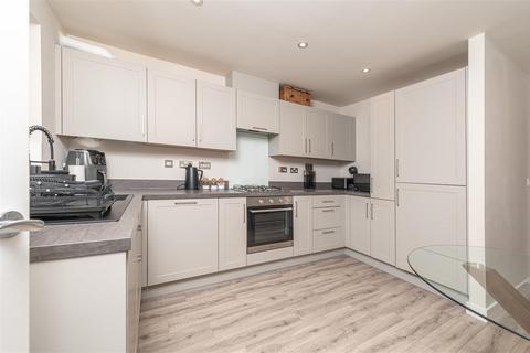 3 bedroom terraced house for sale, Shears Drive, Brighouse
