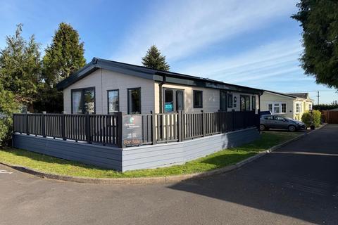 2 bedroom park home for sale, Meysey Hampton Cirencester