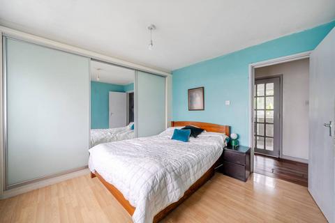 2 bedroom flat for sale, Castlebar Mews, Ealing, London, W5