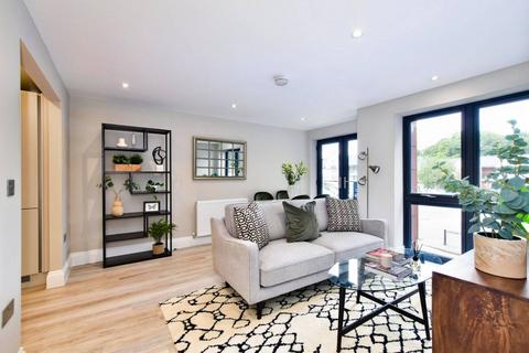 2 bedroom flat to rent - Haydon Road, WD19, Bushey, Watford, WD19