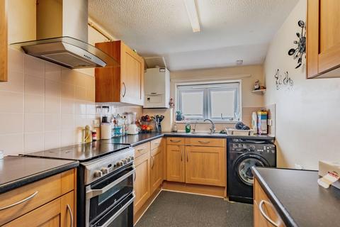 2 bedroom maisonette for sale, Wycliffe Court, Crawley