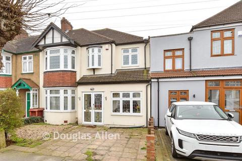 4 bedroom semi-detached house for sale, Glenthorne Gardens, Barkingside, Ilford, Essex