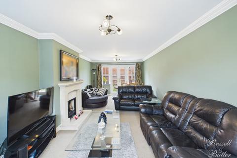 5 bedroom detached house for sale, Cotswolds Way, Calvert, Buckingham, Buckinghamshire, MK18