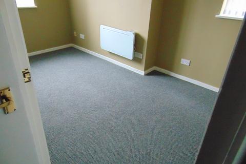 2 bedroom flat to rent, Thirlmere Close, Kettering NN16
