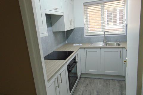 2 bedroom flat to rent, Thirlmere Close, Kettering NN16