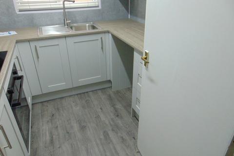 2 bedroom flat to rent, Thirlmere Close, Kettering NN16