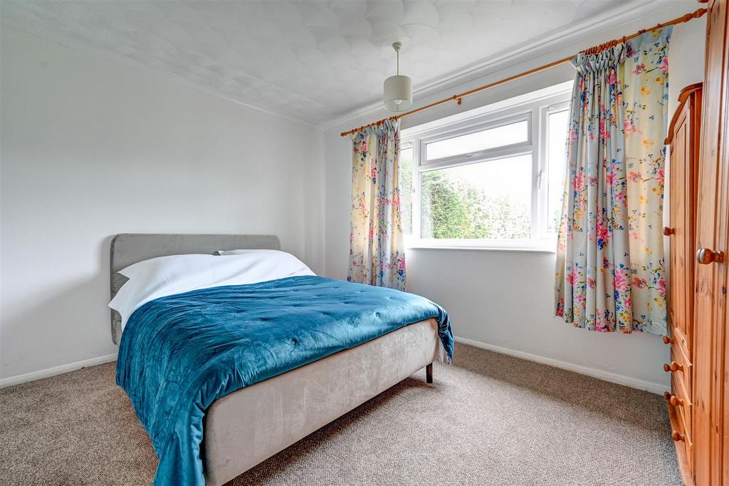 Bedroom 1.jpg