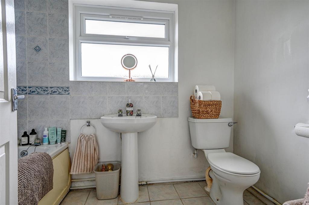 Bathroom.jpg