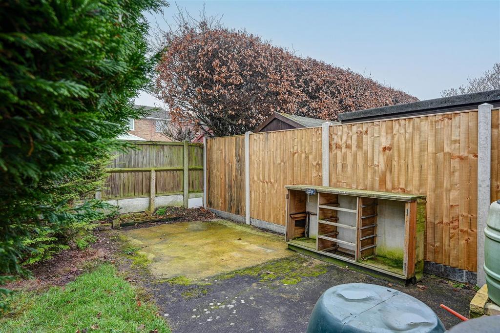 Area behind garage.jpg