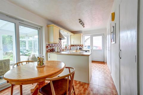 3 bedroom detached bungalow for sale, Emmanuel Avenue, Gorleston, Great Yarmouth