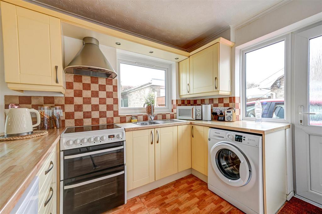 Kitchen 2.jpg