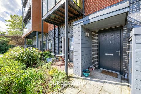 1 bedroom apartment for sale, Gubbins Lane, Harold Wood, RM3